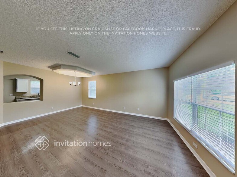 Building Photo - 395 Oak Springs Ct