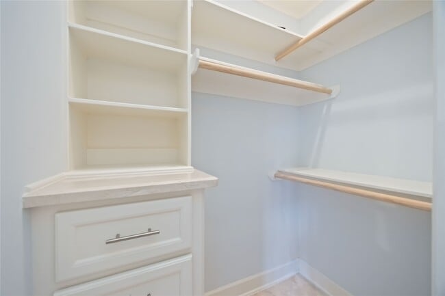 Building Photo - 609 Rutland St