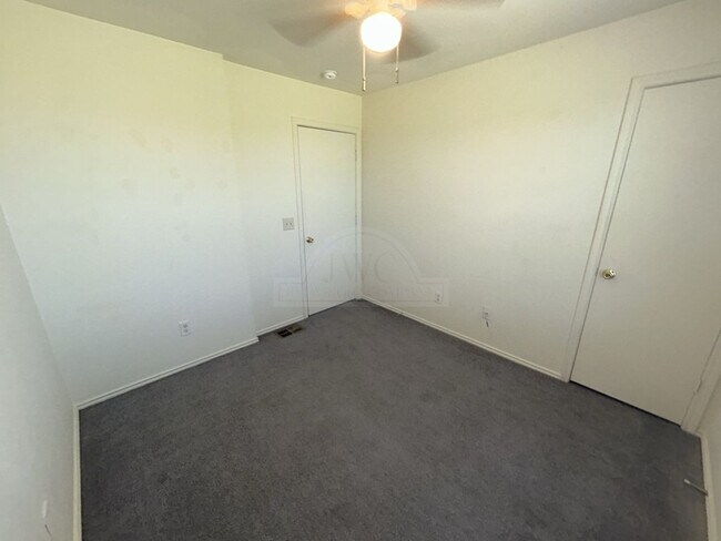 Building Photo - 4005 Doraine Ct