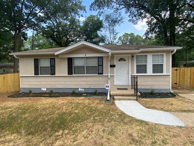 Primary Photo - 5 London Circle Little Rock AR 72209