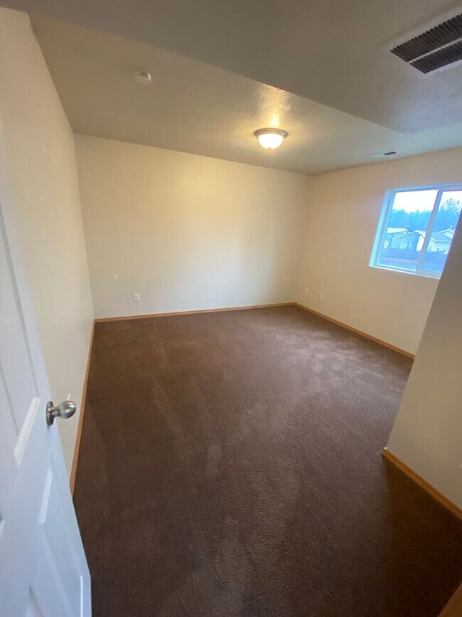 Building Photo - Single Family Home for Rent - 4 Bedroom, 2 Bathroom Located in Cheney!