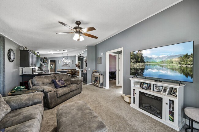 Building Photo - Stunning Rambler on Acreage with Lake Shor...