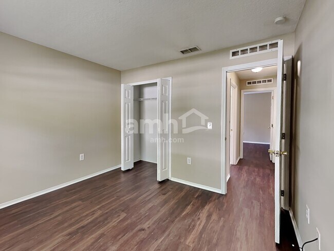 Building Photo - 2325 Ole Hickory Dr