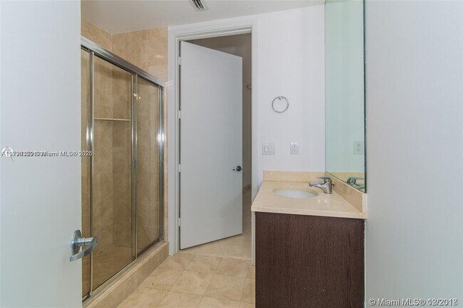 Building Photo - 18101 Collins Ave
