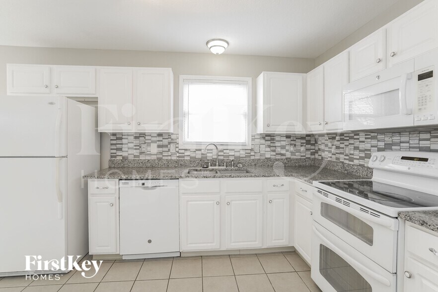 Building Photo - 29 Bazler Ln