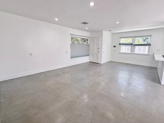 Building Photo - 4232 Verdugo Rd