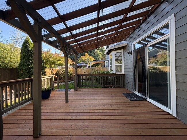 Building Photo - 12982 SW Kameron Way