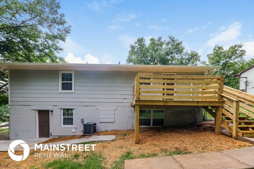 Building Photo - 2551 Janice Cir NE