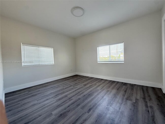 Building Photo - 2630 SW 31st Pl