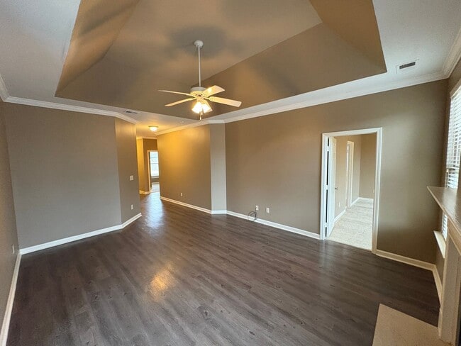 Building Photo - For rent