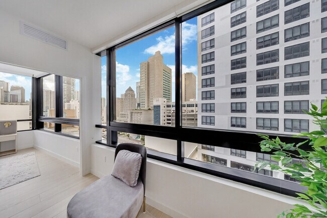 Building Photo - 225 N Miami Ave