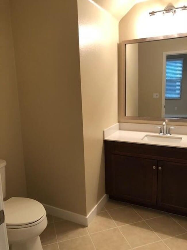 Building Photo - East Ventura - Available Soon: Spacious 4 bedroom Condo