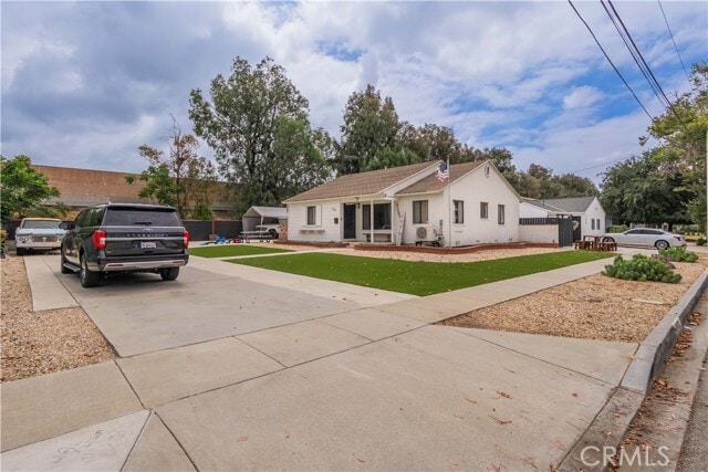 Building Photo - 14618 Piuma Ave