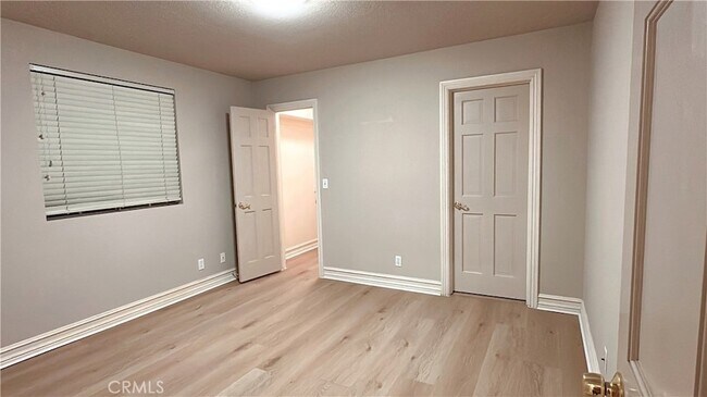 Building Photo - 232 E Floral Ave