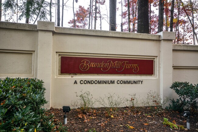 Building Photo - 1310 Old Hammond Chase