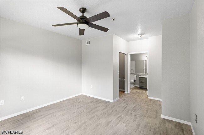 Building Photo - 11561 Villa Grand