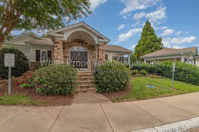 Building Photo - 825 Gentlewinds Ct