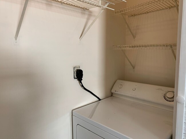 Building Photo - SHORT TERM HOME RENTAL AVAILABLE IN DESIRABLE HAYES BARTON/MIDTOWN--RANCH--3 BEDROOMS-2 BATHS--RO...