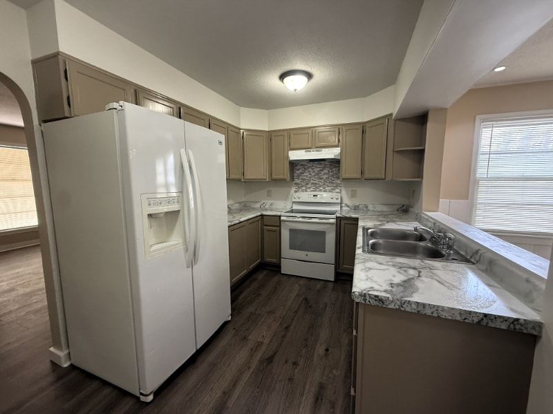 Building Photo - 1721 S Volutsia Ave