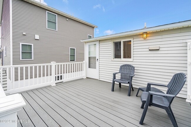 Building Photo - 105 Coolidge Ave