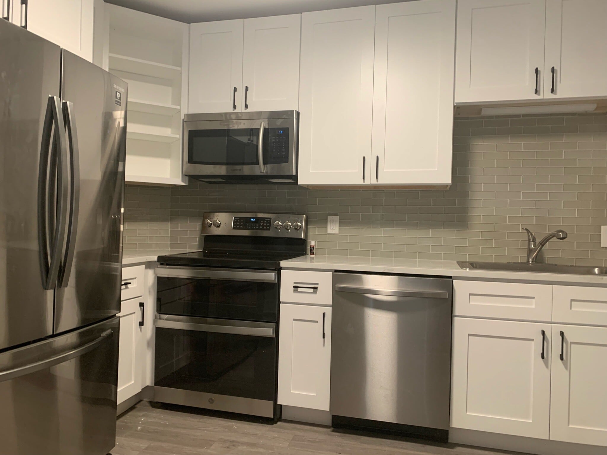 Double oven - 894 Ormewood Ave SE