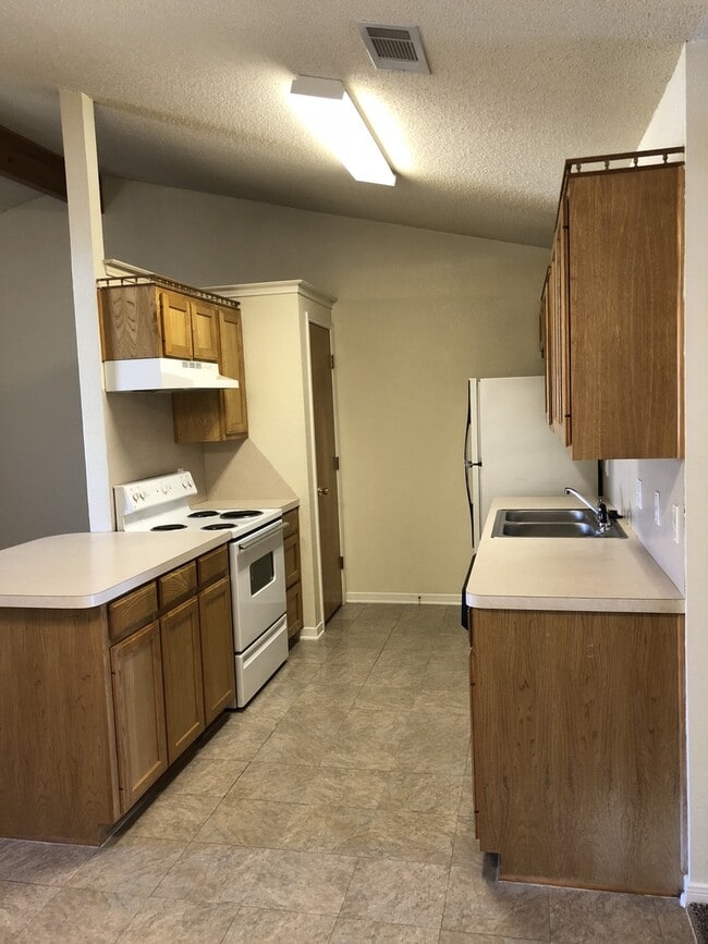 Building Photo - Duplex