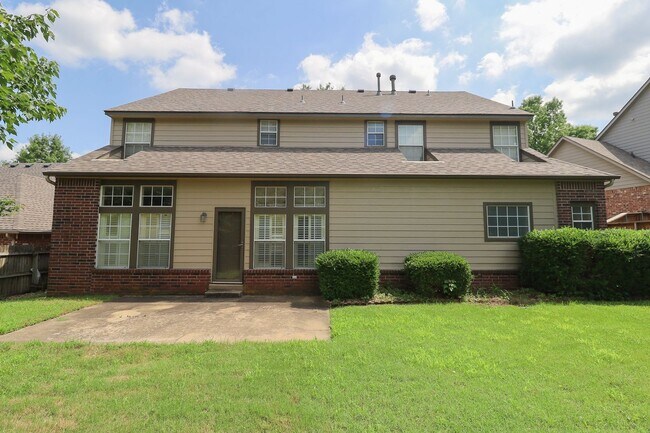 Building Photo - 9141 E 101st Pl S