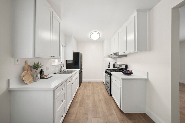Building Photo - 271 16th Pl