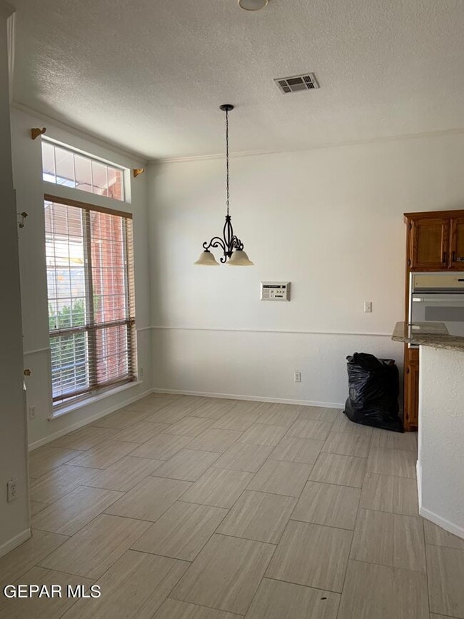 Building Photo - 904 La Gotera Pl