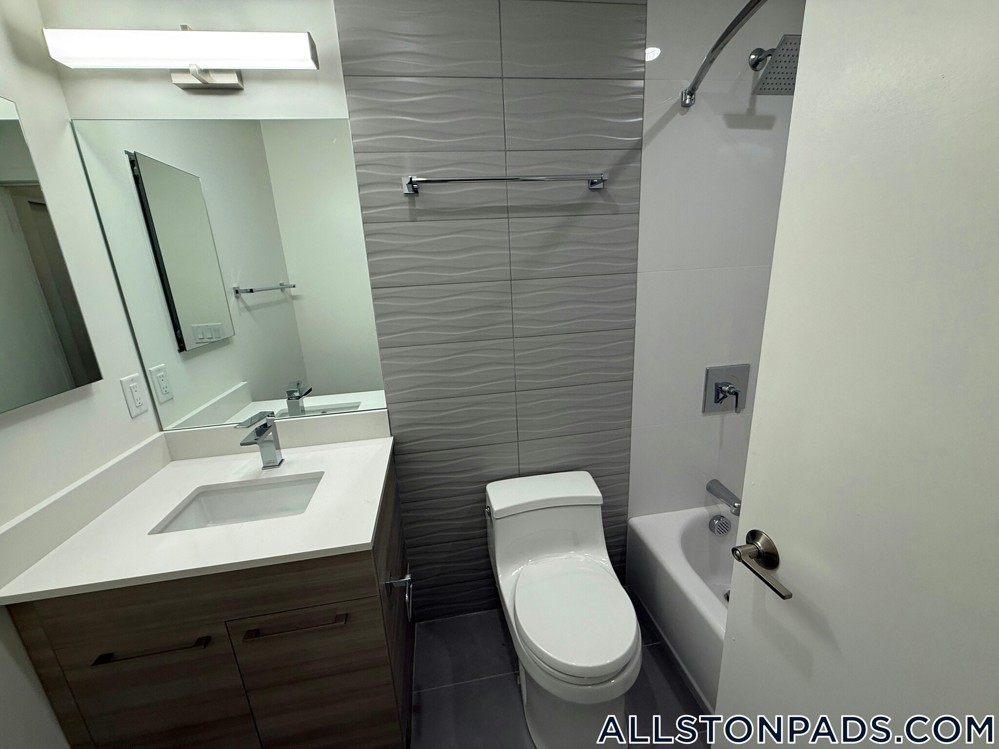 Building Photo - 1079 Commonwealth Ave