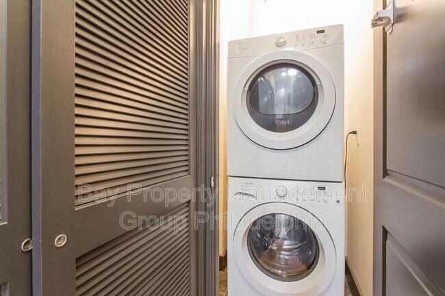 Building Photo - 1826 W Norris St