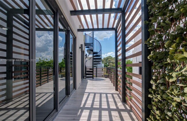 Building Photo - 2955 Bird Ave