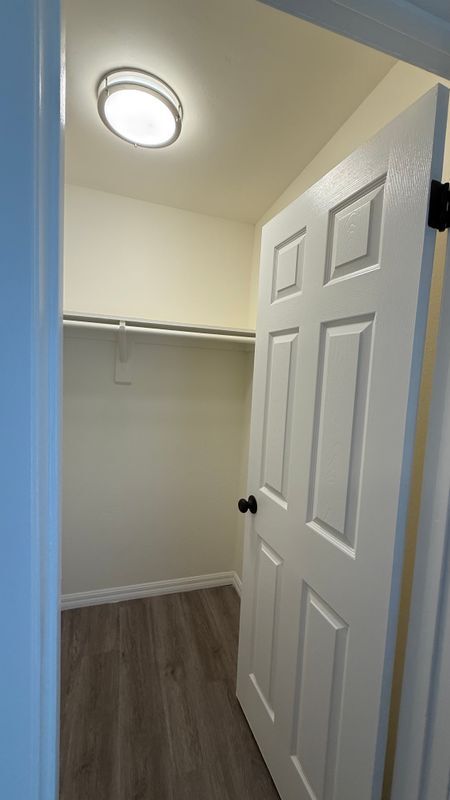 Building Photo - 607 S Humphreys Ave