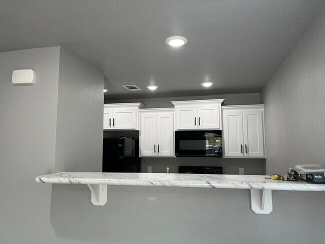 Building Photo - COX-VINE STREET