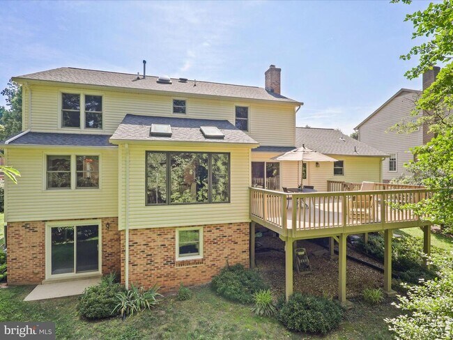 Building Photo - 9715 Ceralene Dr