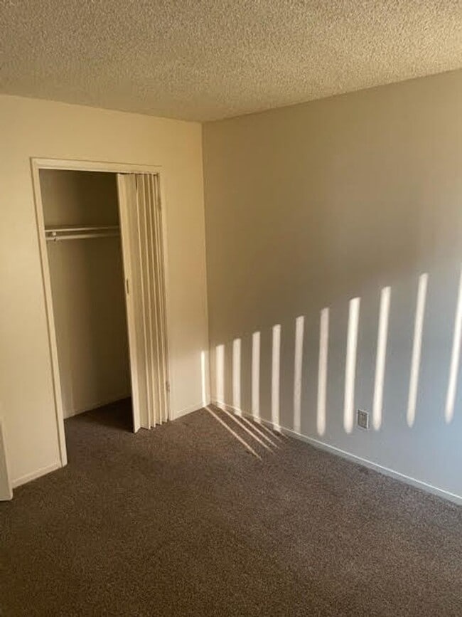 Building Photo - Laughlin Bay Village- 2 Bedroom Unit!