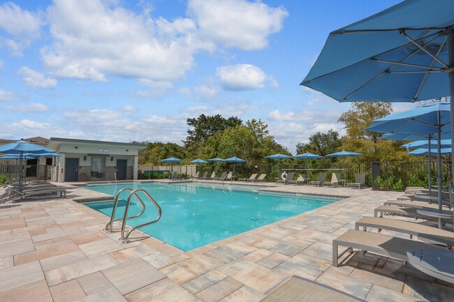 Building Photo - 2880 SE Federal Hwy