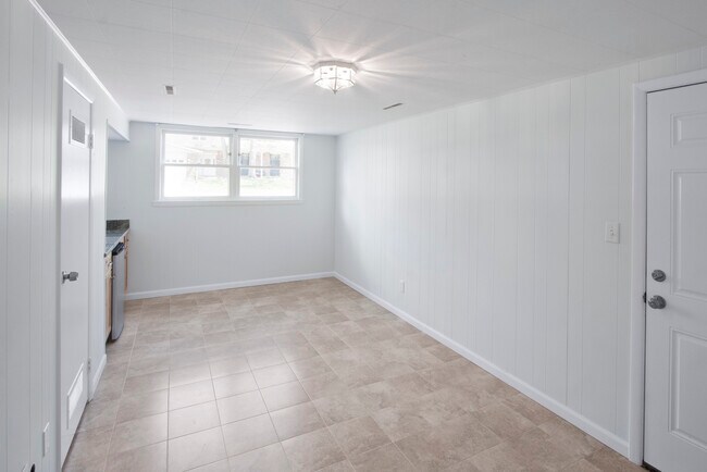 Building Photo - 6415 Londonderry Dr