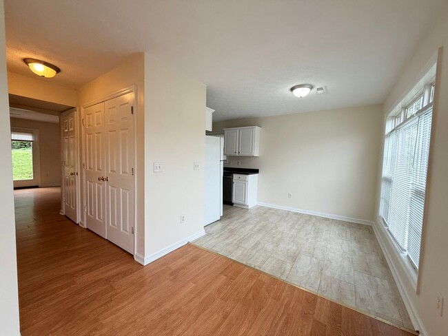 Building Photo - 236 Wayne Dr