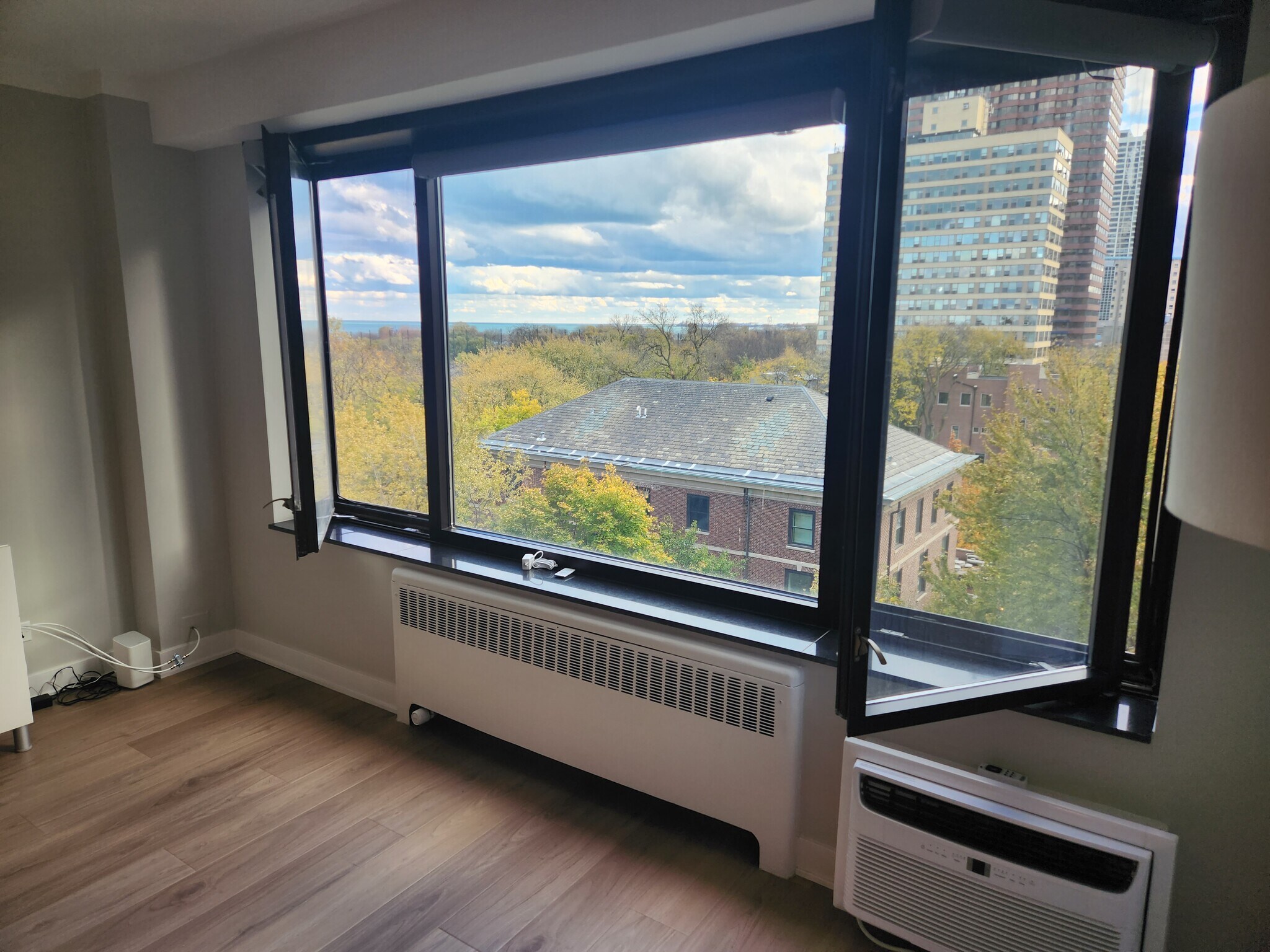 Seasonal views.Windows open 90° - 3100 N Lake Shore Dr