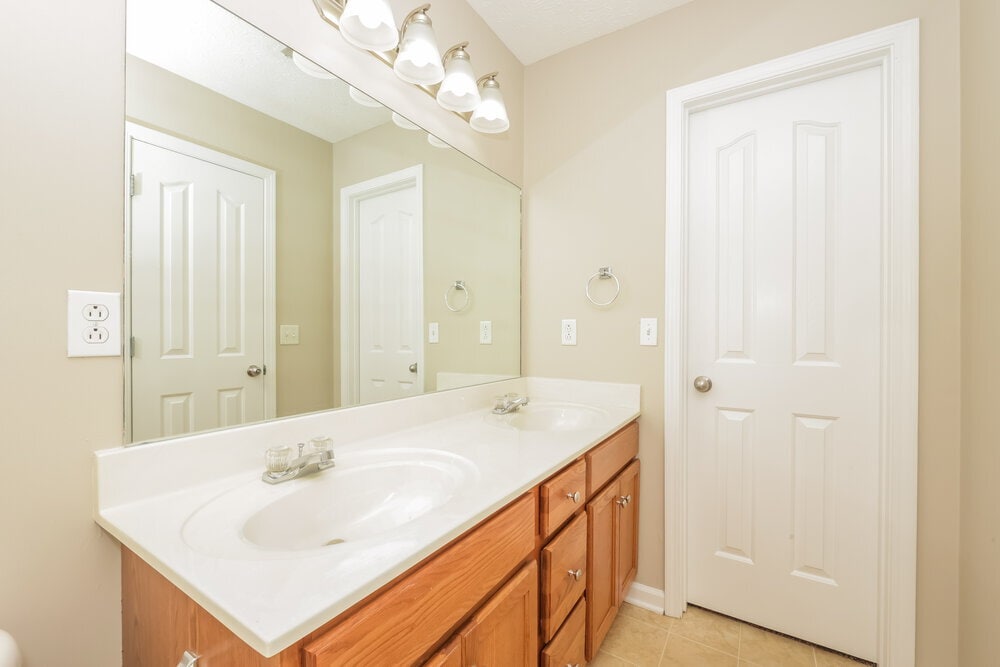 Building Photo - 1102 Nahanee Ct