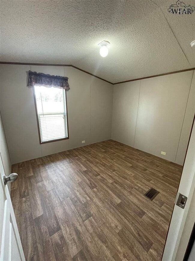 Building Photo - 1007 S Wall St