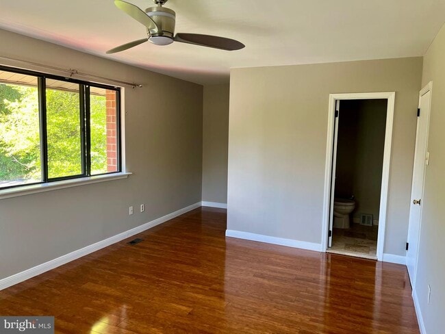 Building Photo - 306 Worthington Dr