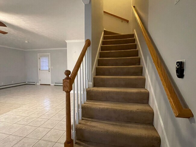 Building Photo - 114 Walnut St