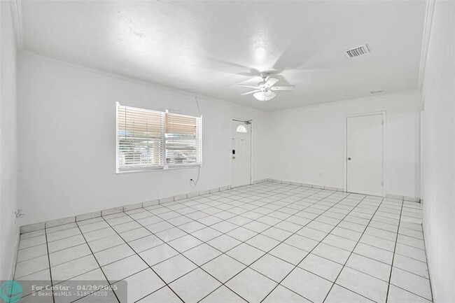 Building Photo - 1075 NW 133rd St