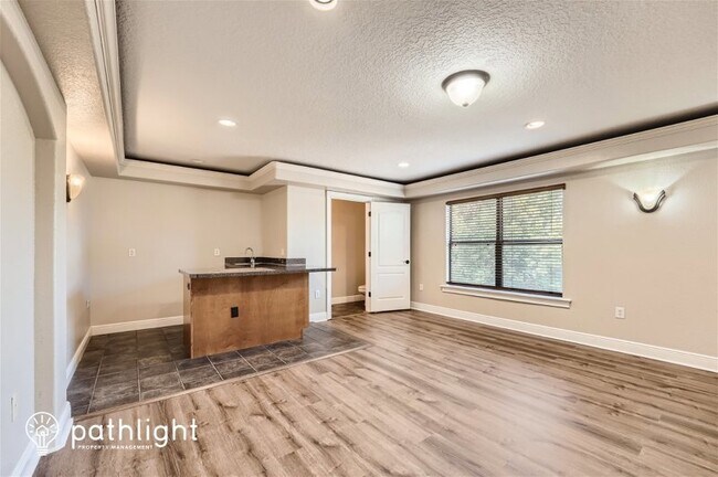 Building Photo - 461 Sanford Ave