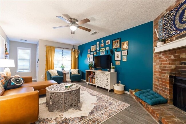 Building Photo - 1960 Wilkins Pl