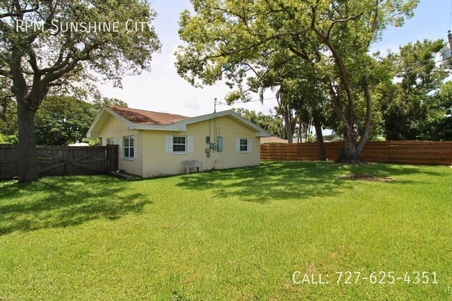 Building Photo - 1602 S Lady Mary Dr