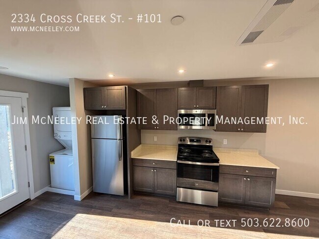 Building Photo - 2334 Cross Creek St