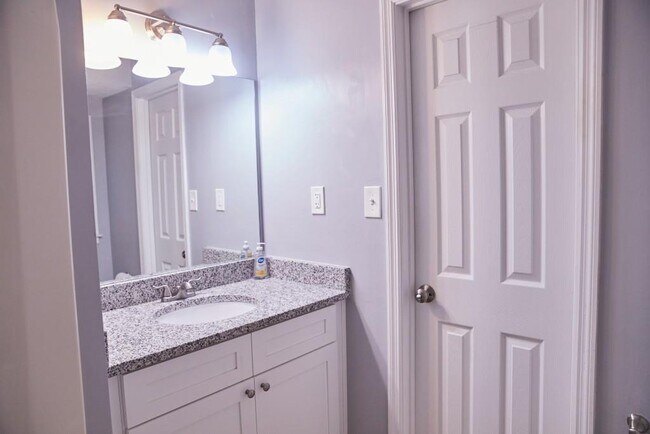 Building Photo - 248 Mill Creek Pl